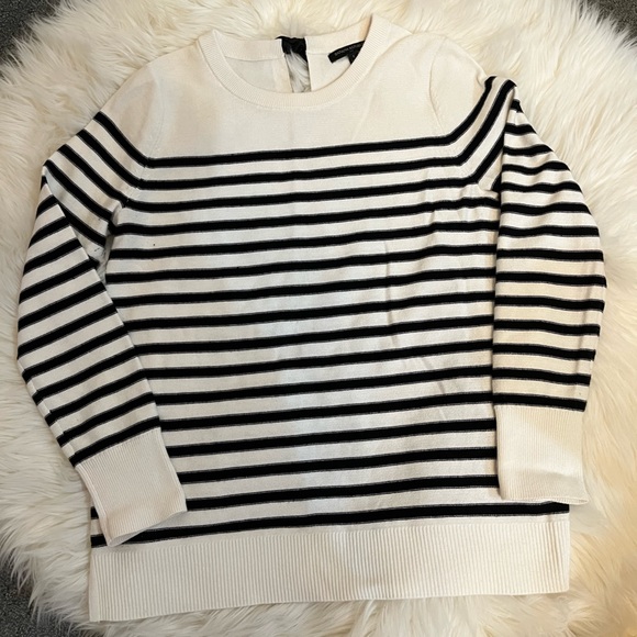 Banana Republic striped sweater with satin bow on the back of the neck. Size S - Picture 5 of 7